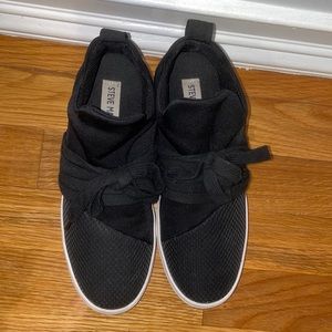 Low-Top Steve Madden Lancer Sneakers